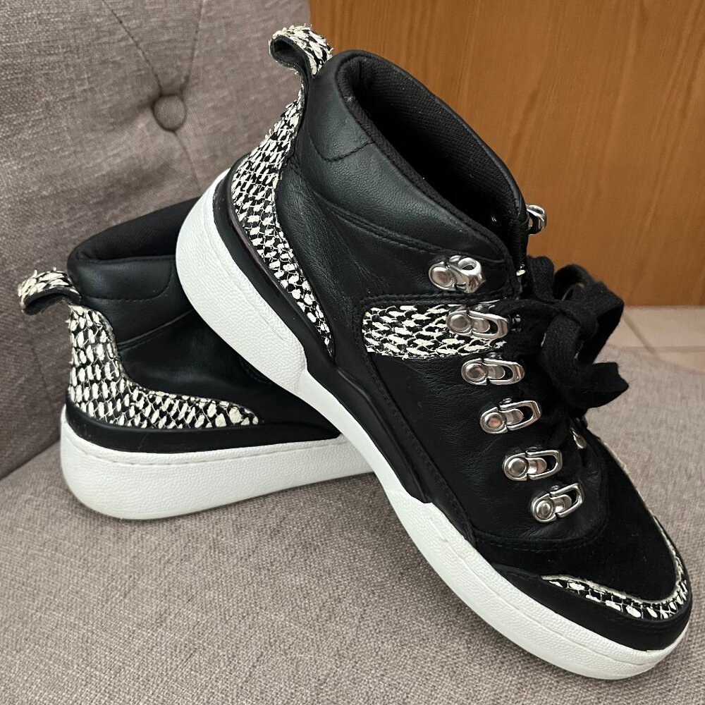 Vince Camuto Classic Leather Sneakers, Excellent
